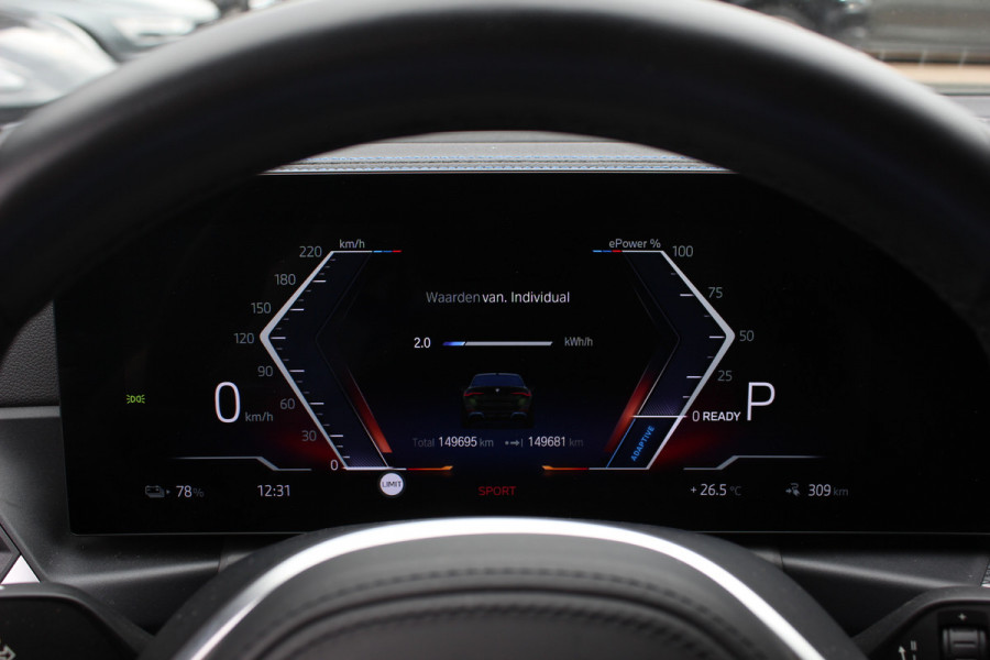 BMW i4 eDrive40 High Executive 84 kWh / SoH 95% / Trekhaak / Schuifdak / Camera / Head-up / Leder / 19'' / CarPlay / Stoelverwarming / Sfeerverlichting / Dodehoek / ACC