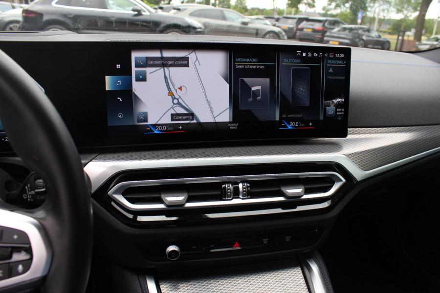 BMW i4 eDrive40 High Executive 84 kWh / SoH 95% / Trekhaak / Schuifdak / Camera / Head-up / Leder / 19'' / CarPlay / Stoelverwarming / Sfeerverlichting / Dodehoek / ACC