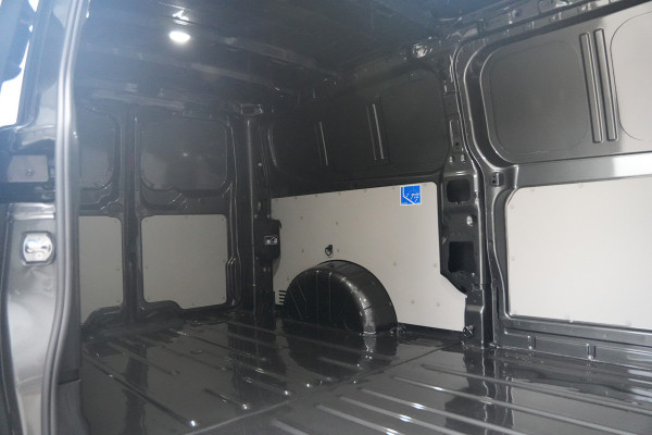 Ford E-Transit Custom 340 L2H1 Limited 71 kWh 218pk - Trekhaak - ACC - B&O - Navi - Stoel/Stuurverwarming - 360 Camera - Blindspot - Rijklaar