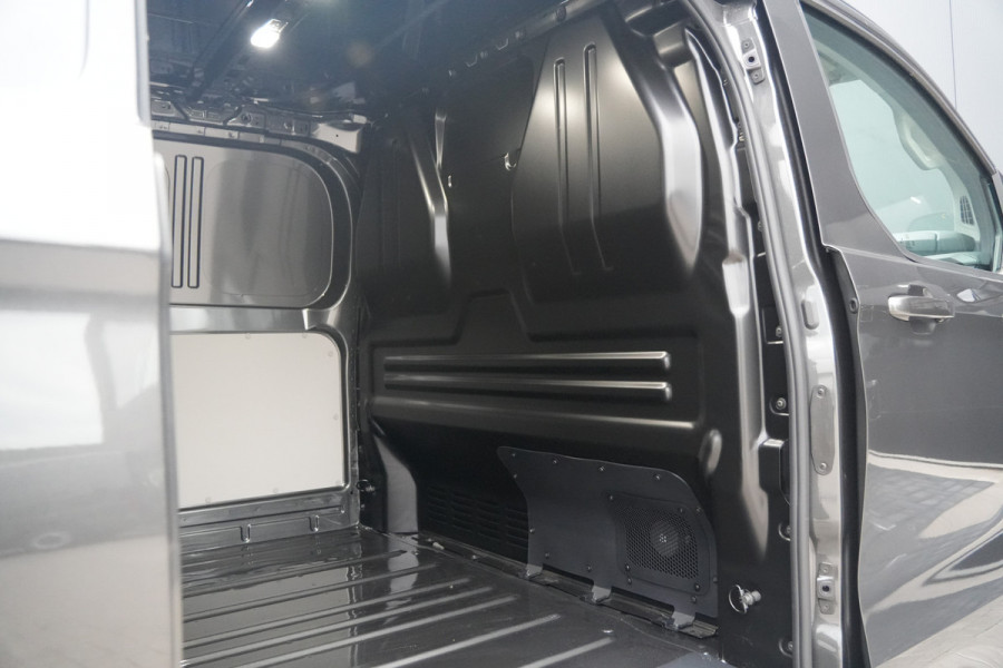Ford E-Transit Custom 340 L2H1 Limited 71 kWh 218pk - Trekhaak - ACC - B&O - Navi - Stoel/Stuurverwarming - 360 Camera - Blindspot - Rijklaar