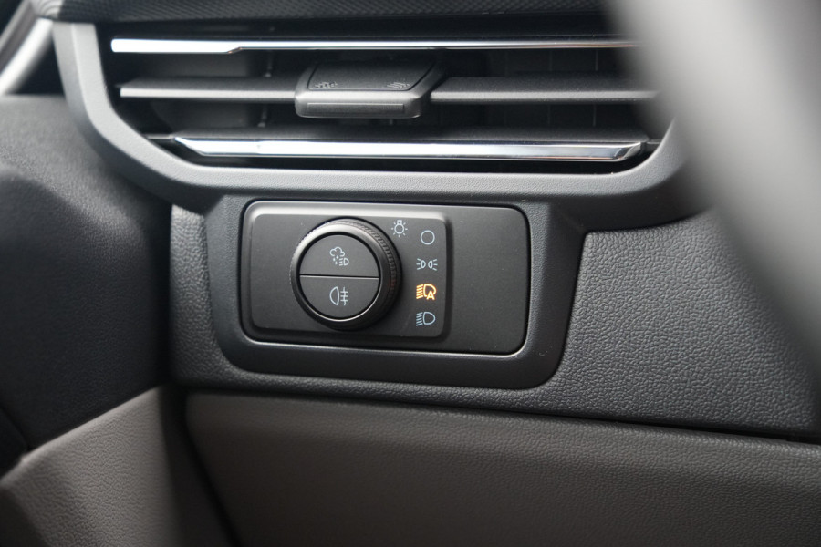 Ford E-Transit Custom 340 L2H1 Limited 71 kWh 218pk - Trekhaak - ACC - B&O - Navi - Stoel/Stuurverwarming - 360 Camera - Blindspot - Rijklaar