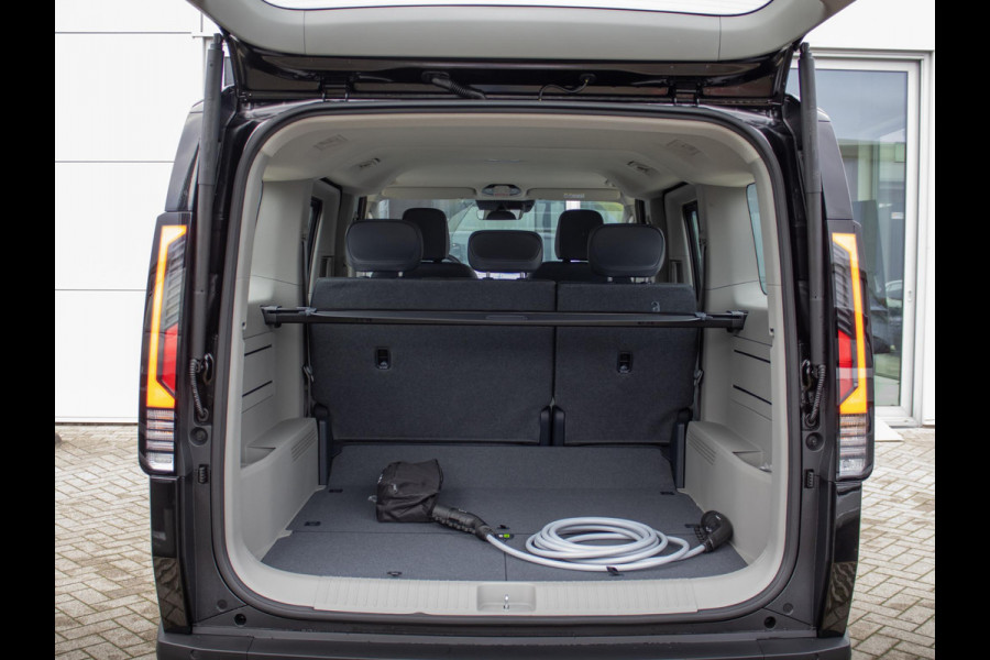 Kia PV5 Passenger Elite Executive 71.2 kWh | Stoel en stuurverwarming | 360 graden camera |  Elektrisch bedienbare schuifdeuren links en rechts |