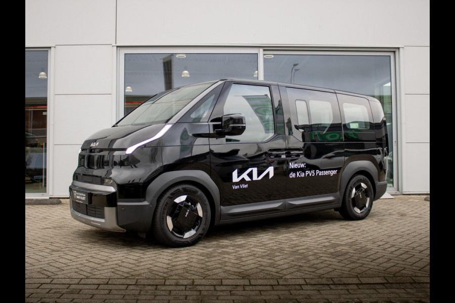 Kia PV5 Passenger Elite Executive 71.2 kWh | Stoel en stuurverwarming | 360 graden camera |  Elektrisch bedienbare schuifdeuren links en rechts |