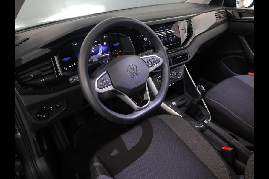 Volkswagen Taigo 1.0 TSI Oranje Edition 95 pk | Verlengde garantie | Navigatie via App | Parkeersensoren achter | Achteruitrijcamera | Adaptieve cruise control | Keyless |