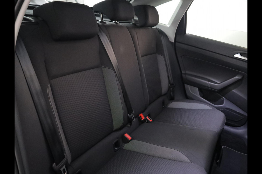 Volkswagen Taigo 1.0 TSI Oranje Edition 95 pk | Verlengde garantie | Navigatie via App | Parkeersensoren achter | Achteruitrijcamera | Adaptieve cruise control | Keyless |