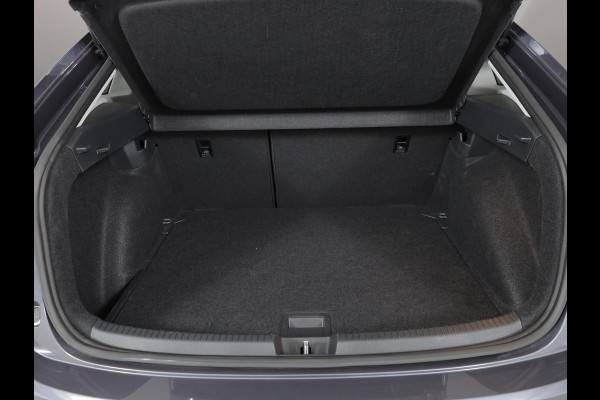 Volkswagen Taigo 1.0 TSI Oranje Edition 95 pk | Verlengde garantie | Navigatie via App | Parkeersensoren achter | Achteruitrijcamera | Adaptieve cruise control | Keyless |