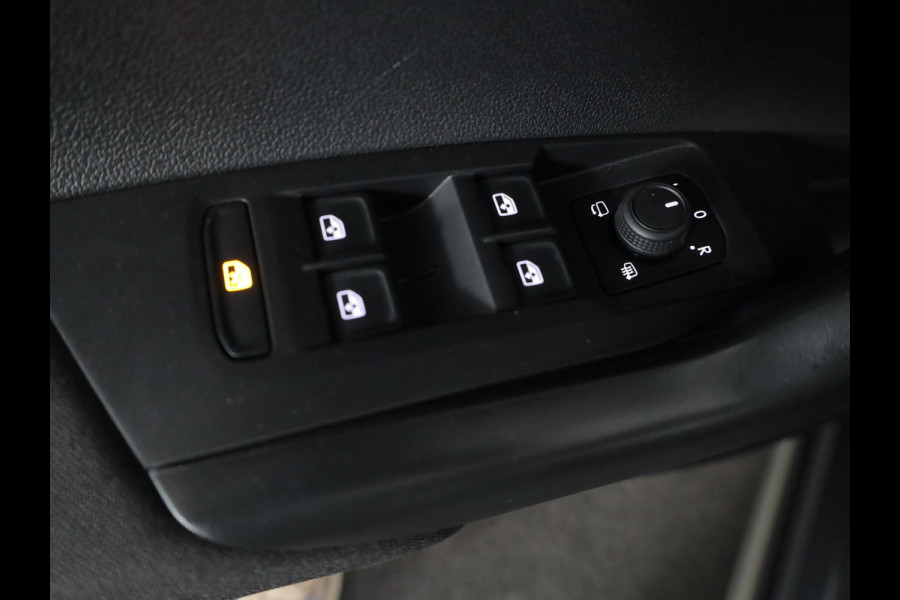 Volkswagen Taigo 1.0 TSI Oranje Edition 95 pk | Verlengde garantie | Navigatie via App | Parkeersensoren achter | Achteruitrijcamera | Adaptieve cruise control | Keyless |
