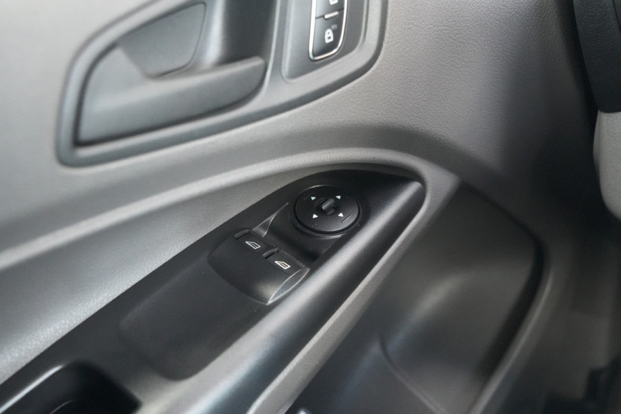 Ford Transit Connect 1.5 EcoBlue L2 Trend 100pk - 2x Schuif - Automaat - Cruise - PDC - Camera - Carplay - Rijklaar