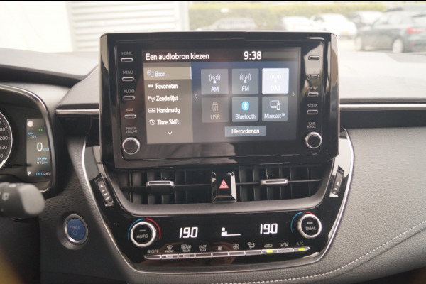 Toyota Corolla Touring Sports 1.8 Hybrid Active -ECC-CARPLAY-CAM-