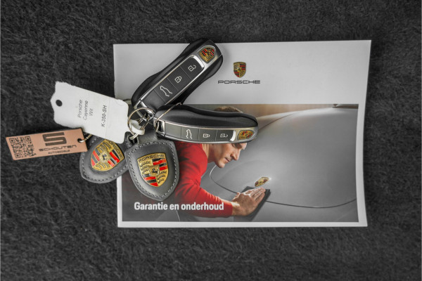 Porsche Cayenne Coupé 3.0 E-Hybrid Sport Design & Chrono 4WS ACC Stoelvent 22"