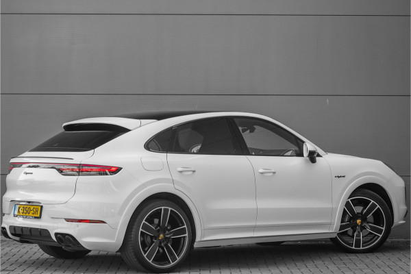 Porsche Cayenne Coupé 3.0 E-Hybrid Sport Design & Chrono 4WS ACC Stoelvent 22"