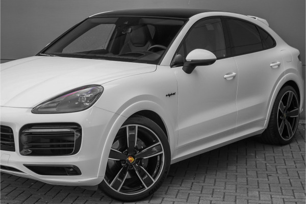 Porsche Cayenne Coupé 3.0 E-Hybrid Sport Design & Chrono 4WS ACC Stoelvent 22"