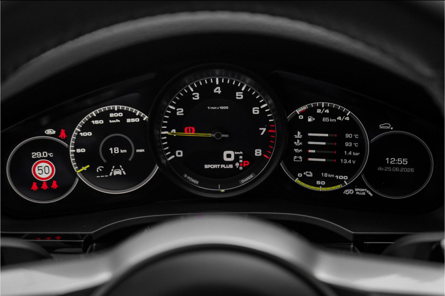 Porsche Cayenne Coupé 3.0 E-Hybrid Sport Design & Chrono 4WS ACC Stoelvent 22"