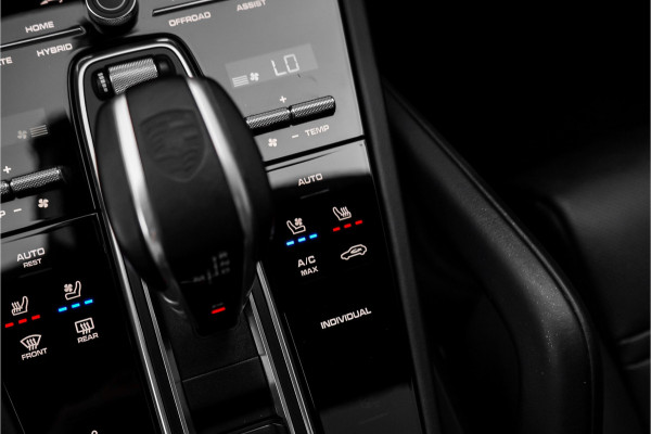Porsche Cayenne Coupé 3.0 E-Hybrid Sport Design & Chrono 4WS ACC Stoelvent 22"