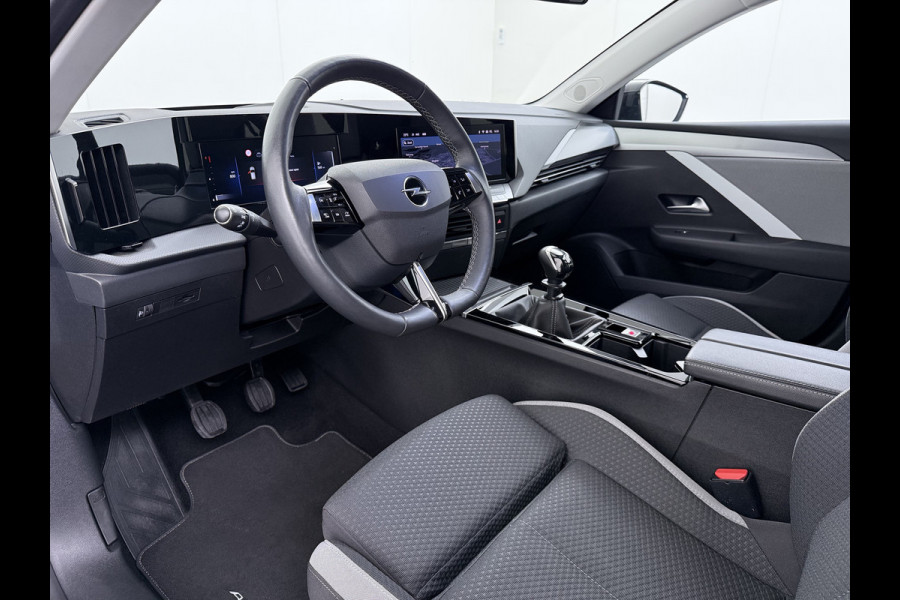 Opel Astra 131PK 5Drs AGR-Comfort Stoel Adap.Cruise 360°Camera Stoel+Stuurverwarming Navi Ecc Apple Carplay/Android Auto Pdc Edition DAB Regen+Lichtsensor Lmv 16" Privacy Glas Led Isofix Keyless-go Origineel Nederlandse Auto