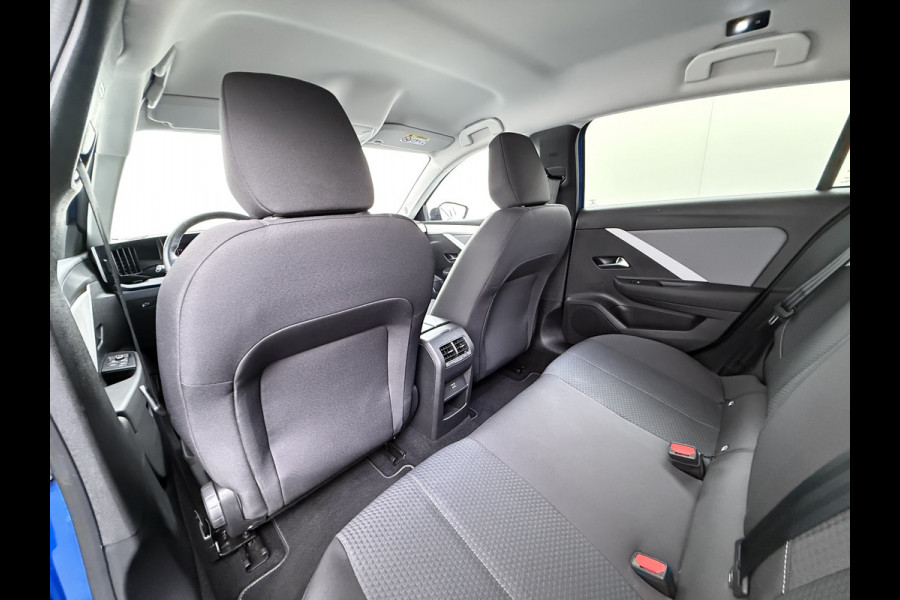 Opel Astra 131PK 5Drs AGR-Comfort Stoel Adap.Cruise 360°Camera Stoel+Stuurverwarming Navi Ecc Apple Carplay/Android Auto Pdc Edition DAB Regen+Lichtsensor Lmv 16" Privacy Glas Led Isofix Keyless-go Origineel Nederlandse Auto
