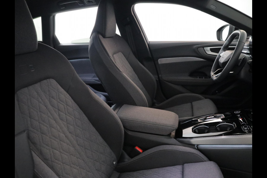 Audi A5 Avant 2.0 e-hybrid quattro S edition 299 pk S-tronic | Verlengde garantie | Navigatie | Parkeersensoren (Park assist) | Rondomzicht camera | Matrix LED koplampen | S-Line |