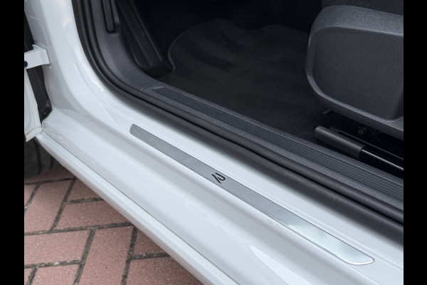 Volkswagen Taigo 1.0TSI 110pk DSG R-Line | Pano dak