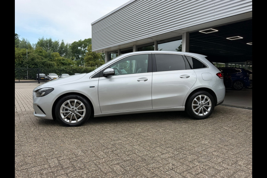 Mercedes-Benz B-Klasse 250 e 218 Pk | Navigatie | Cruise |Clima | Camera | Zwarte hemelbekleding | Sfeerverlichting | 17".