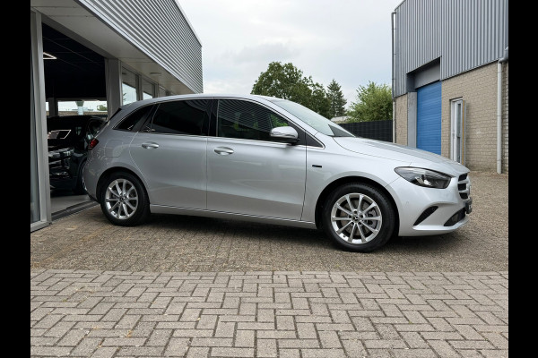 Mercedes-Benz B-Klasse 250 e 218 Pk | Navigatie | Cruise |Clima | Camera | Zwarte hemelbekleding | Sfeerverlichting | 17".