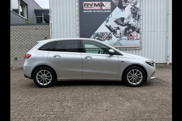 Mercedes-Benz B-Klasse 250 e 218 Pk | Navigatie | Cruise |Clima | Camera | Zwarte hemelbekleding | Sfeerverlichting | 17".