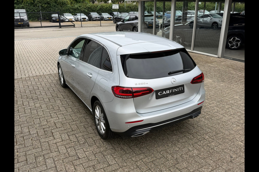 Mercedes-Benz B-Klasse 250 e 218 Pk | Navigatie | Cruise |Clima | Camera | Zwarte hemelbekleding | Sfeerverlichting | 17".