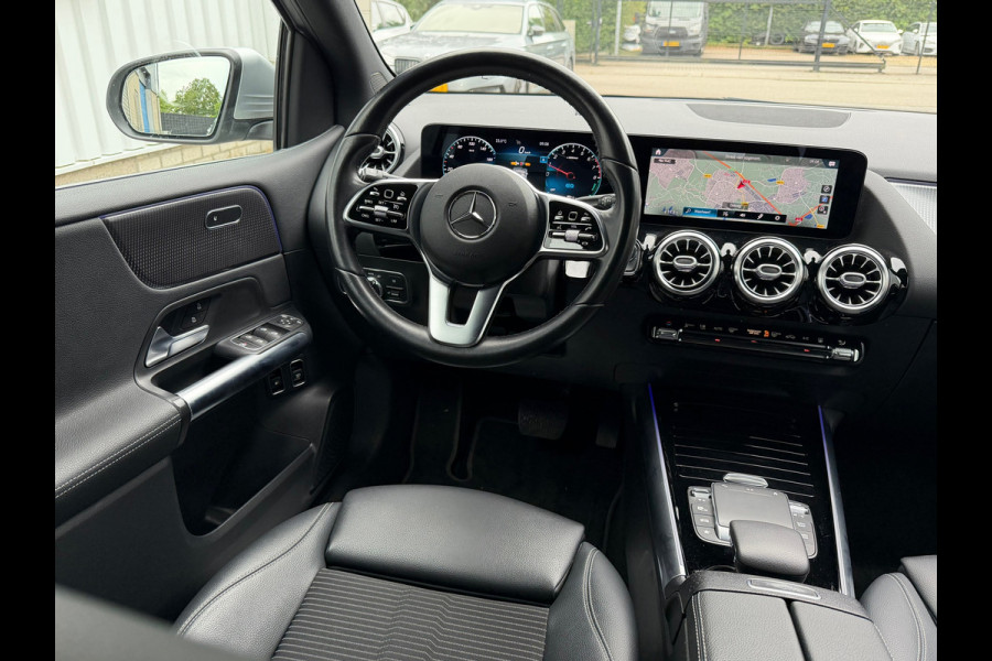 Mercedes-Benz B-Klasse 250 e 218 Pk | Navigatie | Cruise |Clima | Camera | Zwarte hemelbekleding | Sfeerverlichting | 17".
