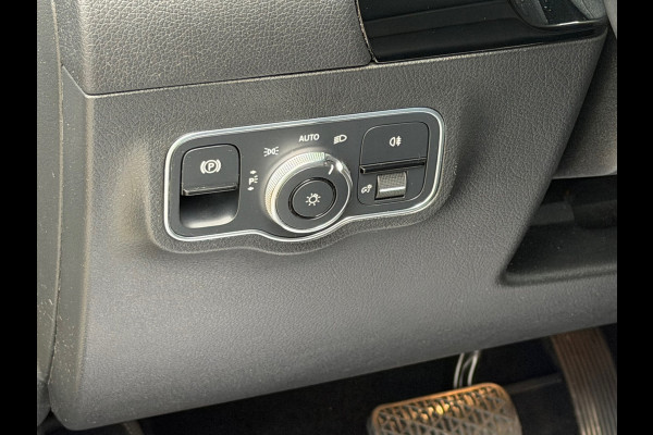 Mercedes-Benz B-Klasse 250 e 218 Pk | Navigatie | Cruise |Clima | Camera | Zwarte hemelbekleding | Sfeerverlichting | 17".