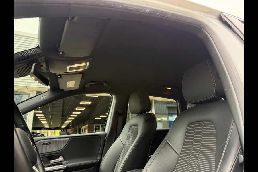 Mercedes-Benz B-Klasse 250 e 218 Pk | Navigatie | Cruise |Clima | Camera | Zwarte hemelbekleding | Sfeerverlichting | 17".