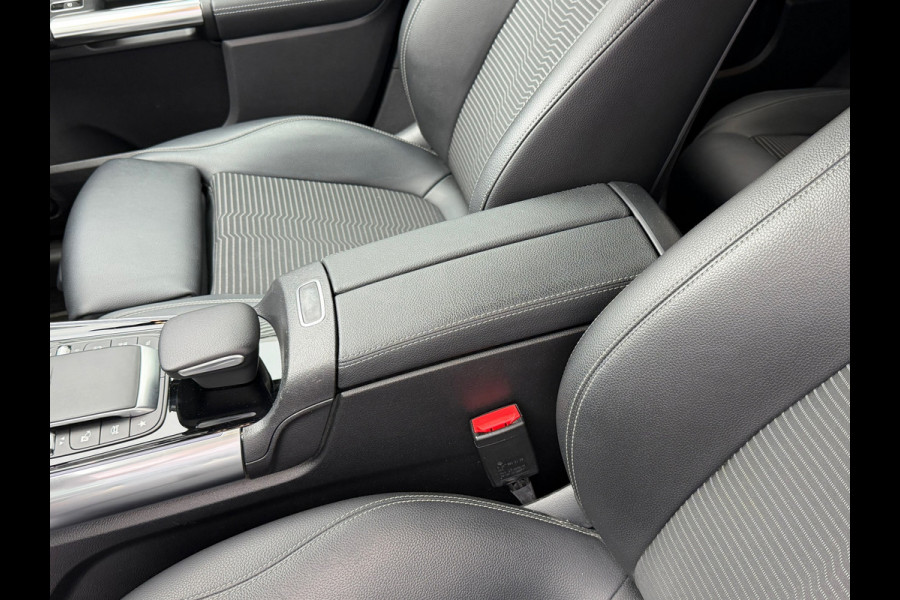 Mercedes-Benz B-Klasse 250 e 218 Pk | Navigatie | Cruise |Clima | Camera | Zwarte hemelbekleding | Sfeerverlichting | 17".