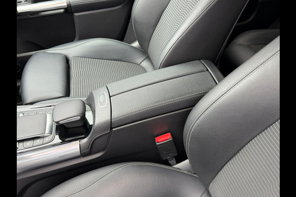 Mercedes-Benz B-Klasse 250 e 218 Pk | Navigatie | Cruise |Clima | Camera | Zwarte hemelbekleding | Sfeerverlichting | 17".