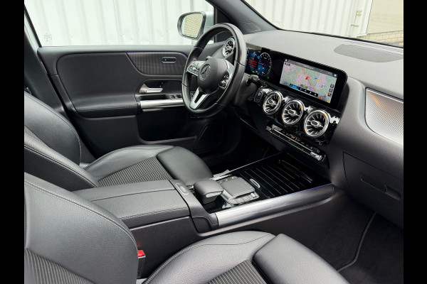 Mercedes-Benz B-Klasse 250 e 218 Pk | Navigatie | Cruise |Clima | Camera | Zwarte hemelbekleding | Sfeerverlichting | 17".