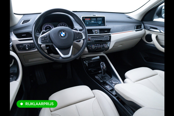 BMW X1 sDrive20i High Exec. X-Line | Afn. trekhaak | Panoramadak | Elec. verst stoel met geheugen | Camera | Elec. achterklep | Navigatie, Stoelverwarming, Headup, Climate control
