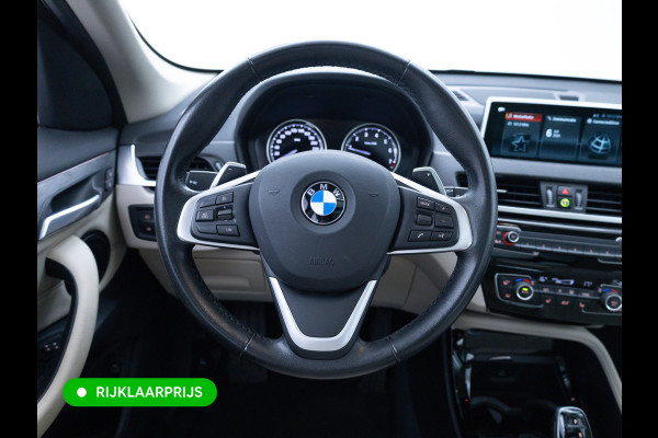 BMW X1 sDrive20i High Exec. X-Line | Afn. trekhaak | Panoramadak | Elec. verst stoel met geheugen | Camera | Elec. achterklep | Navigatie, Stoelverwarming, Headup, Climate control