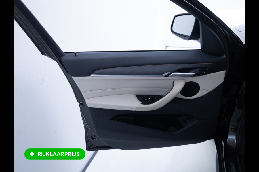 BMW X1 sDrive20i High Exec. X-Line | Afn. trekhaak | Panoramadak | Elec. verst stoel met geheugen | Camera | Elec. achterklep | Navigatie, Stoelverwarming, Headup, Climate control
