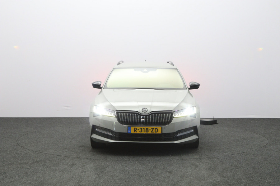 Škoda Superb Combi 1.4 TSI iV 218 PK Sportline Business PHEV, Kuipstoelen, Trekhaak, Memory, 4 x Stoelverwarming