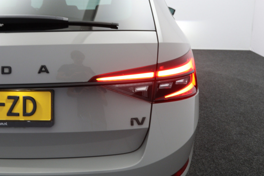 Škoda Superb Combi 1.4 TSI iV 218 PK Sportline Business PHEV, Kuipstoelen, Trekhaak, Memory, 4 x Stoelverwarming