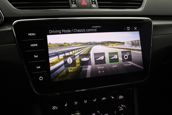 Škoda Superb Combi 1.4 TSI iV 218 PK Sportline Business PHEV, Kuipstoelen, Trekhaak, Memory, 4 x Stoelverwarming