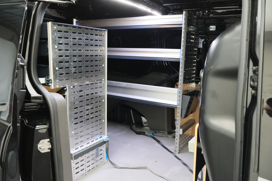Ford Transit Connect 1.5 EcoBlue L2 Trend Airco, Cruise, Verwarmde Voorruit, Apple Carplay, Camera, PDC, Sortimo, 16''