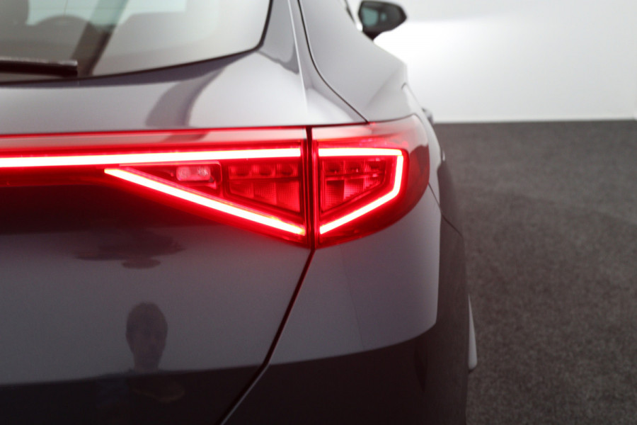 CUPRA Formentor 1.4 e-Hybrid 204 PK Adrenaline PHEV, Winterpakket, Adap. Cruise Control, Carplay, Camera