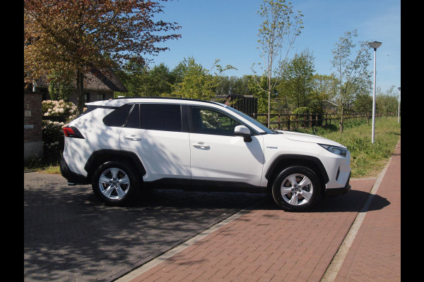 Toyota RAV4 2.5 Hybrid AWD Active | Camera | Trekhaak 1650 trek gewicht | Apple Carplay | Navi | Cruise Control | NL-Auto |