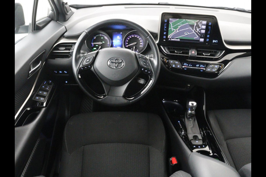 Toyota C-HR 1.8 Hybrid Dynamic | Trekhaak | JBL sound | Adaptive cruise control | Climate control | Navigatie | Camera | Bluetooth | Stoelverwarming | Side assist | Park assist