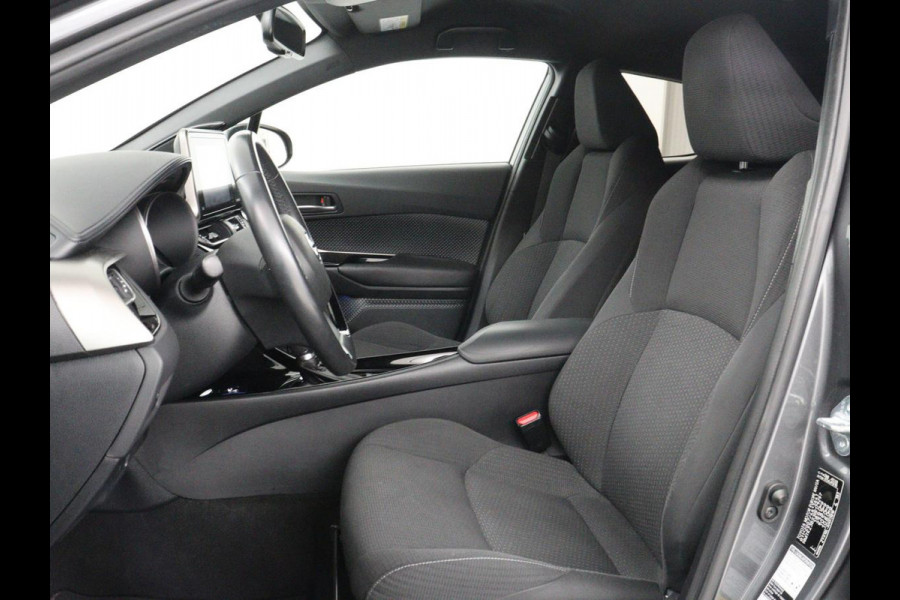 Toyota C-HR 1.8 Hybrid Dynamic | Trekhaak | JBL sound | Adaptive cruise control | Climate control | Navigatie | Camera | Bluetooth | Stoelverwarming | Side assist | Park assist