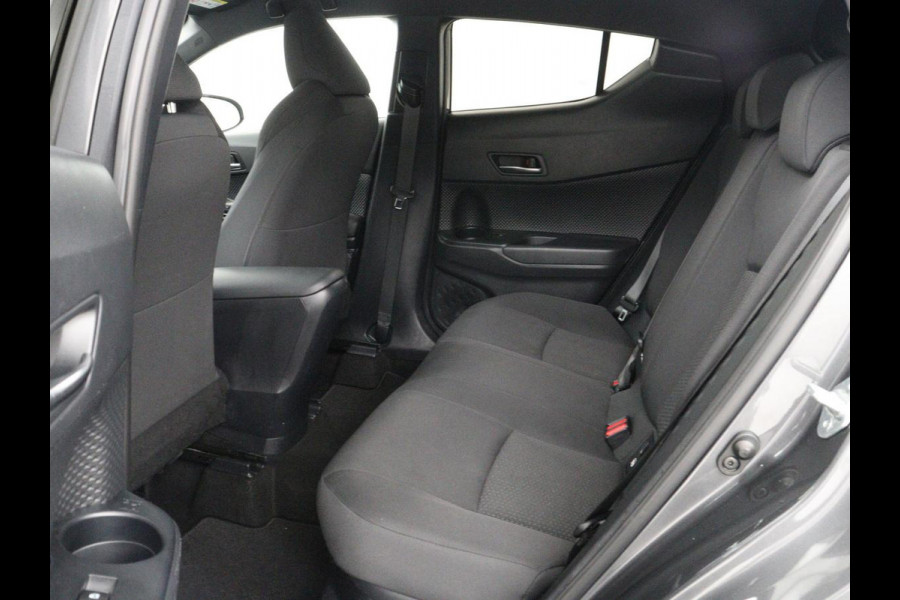 Toyota C-HR 1.8 Hybrid Dynamic | Trekhaak | JBL sound | Adaptive cruise control | Climate control | Navigatie | Camera | Bluetooth | Stoelverwarming | Side assist | Park assist