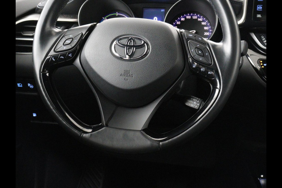 Toyota C-HR 1.8 Hybrid Dynamic | Trekhaak | JBL sound | Adaptive cruise control | Climate control | Navigatie | Camera | Bluetooth | Stoelverwarming | Side assist | Park assist