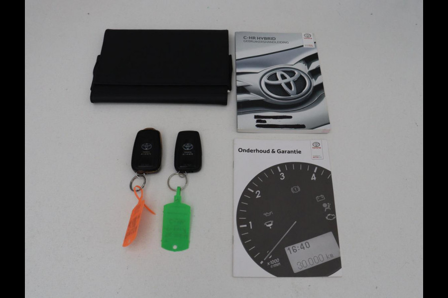 Toyota C-HR 1.8 Hybrid Dynamic | Trekhaak | JBL sound | Adaptive cruise control | Climate control | Navigatie | Camera | Bluetooth | Stoelverwarming | Side assist | Park assist