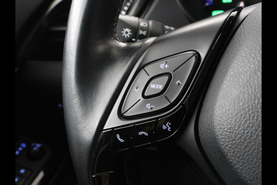 Toyota C-HR 1.8 Hybrid Dynamic | Trekhaak | JBL sound | Adaptive cruise control | Climate control | Navigatie | Camera | Bluetooth | Stoelverwarming | Side assist | Park assist