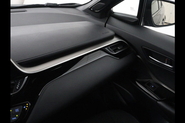 Toyota C-HR 1.8 Hybrid Dynamic | Trekhaak | JBL sound | Adaptive cruise control | Climate control | Navigatie | Camera | Bluetooth | Stoelverwarming | Side assist | Park assist