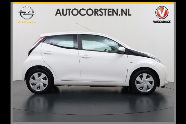 Toyota Aygo 1.0 VVT-i 70PK 5Drs Navi Camera Airco Cruise Control Bluetooth x-play Led Isofix Origineel Nederlandse Auto