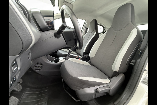 Toyota Aygo 1.0 VVT-i 70PK 5Drs Navi Camera Airco Cruise Control Bluetooth x-play Led Isofix Origineel Nederlandse Auto
